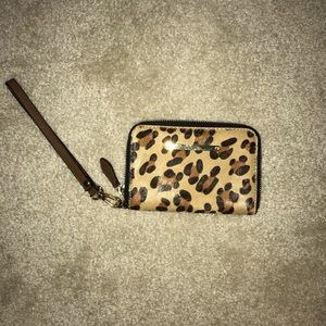 👑4 for $25👑 NWOT Faux Cheetah wristlet